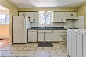 Photo 15 of 37 Gottscheer Court, Kitchener, Southdale — HOMEH