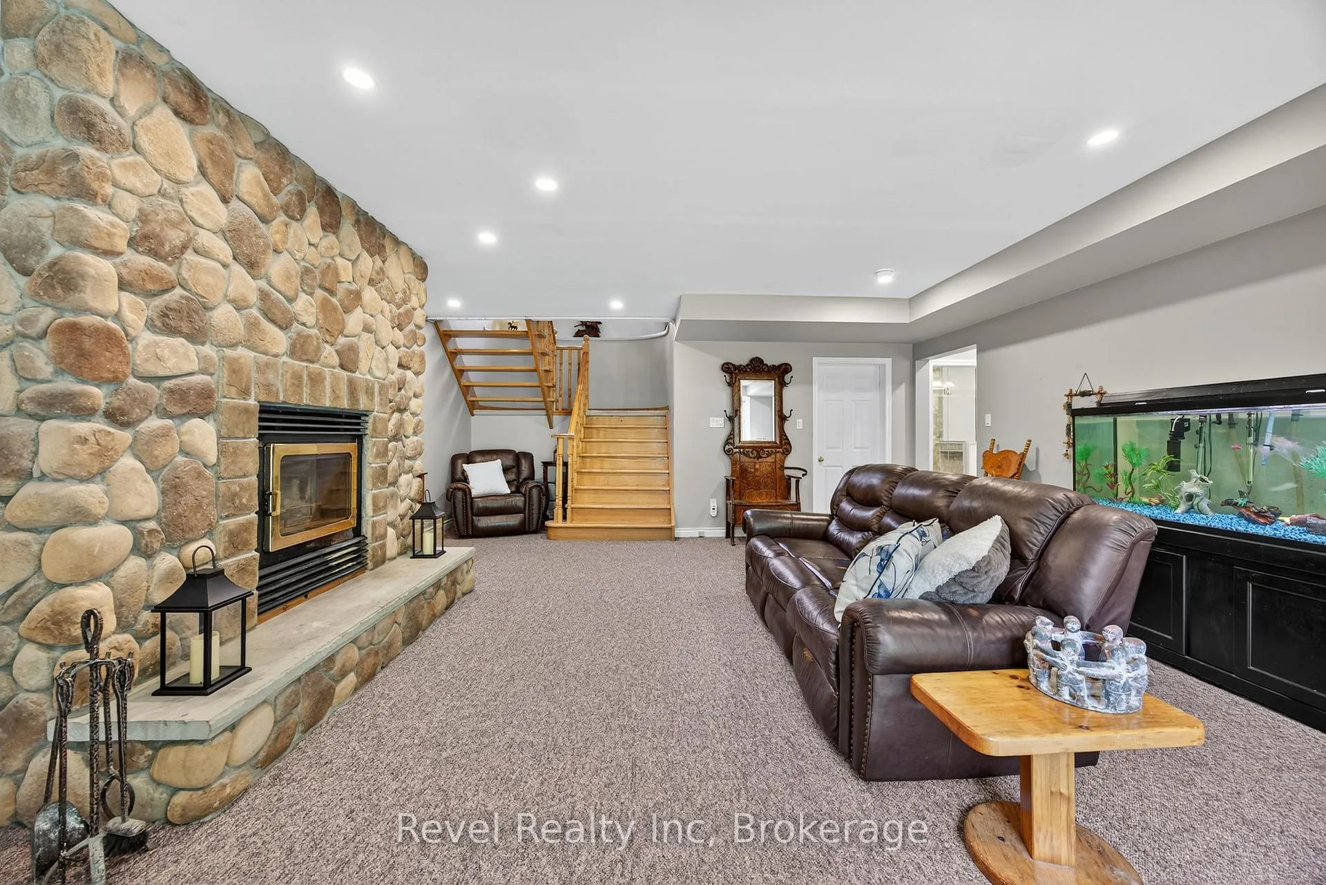 Photo 17 of 7190 93 Highway, Tiny, Rural Tiny — HOMEH