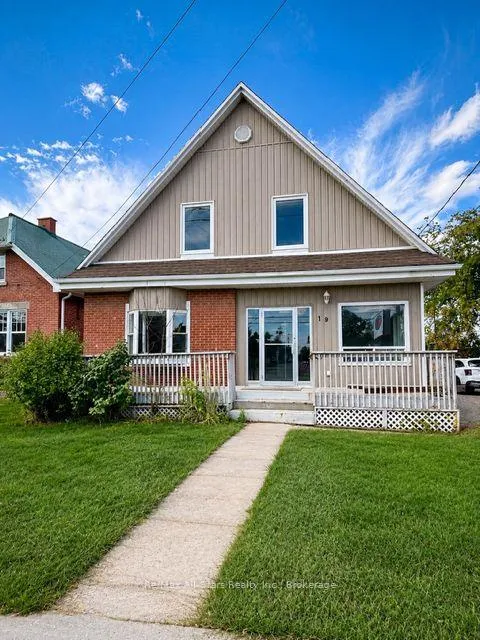 Photo 1 of 18 Lindsay Street, Kawartha Lakes, Fenelon Falls — HOMEH