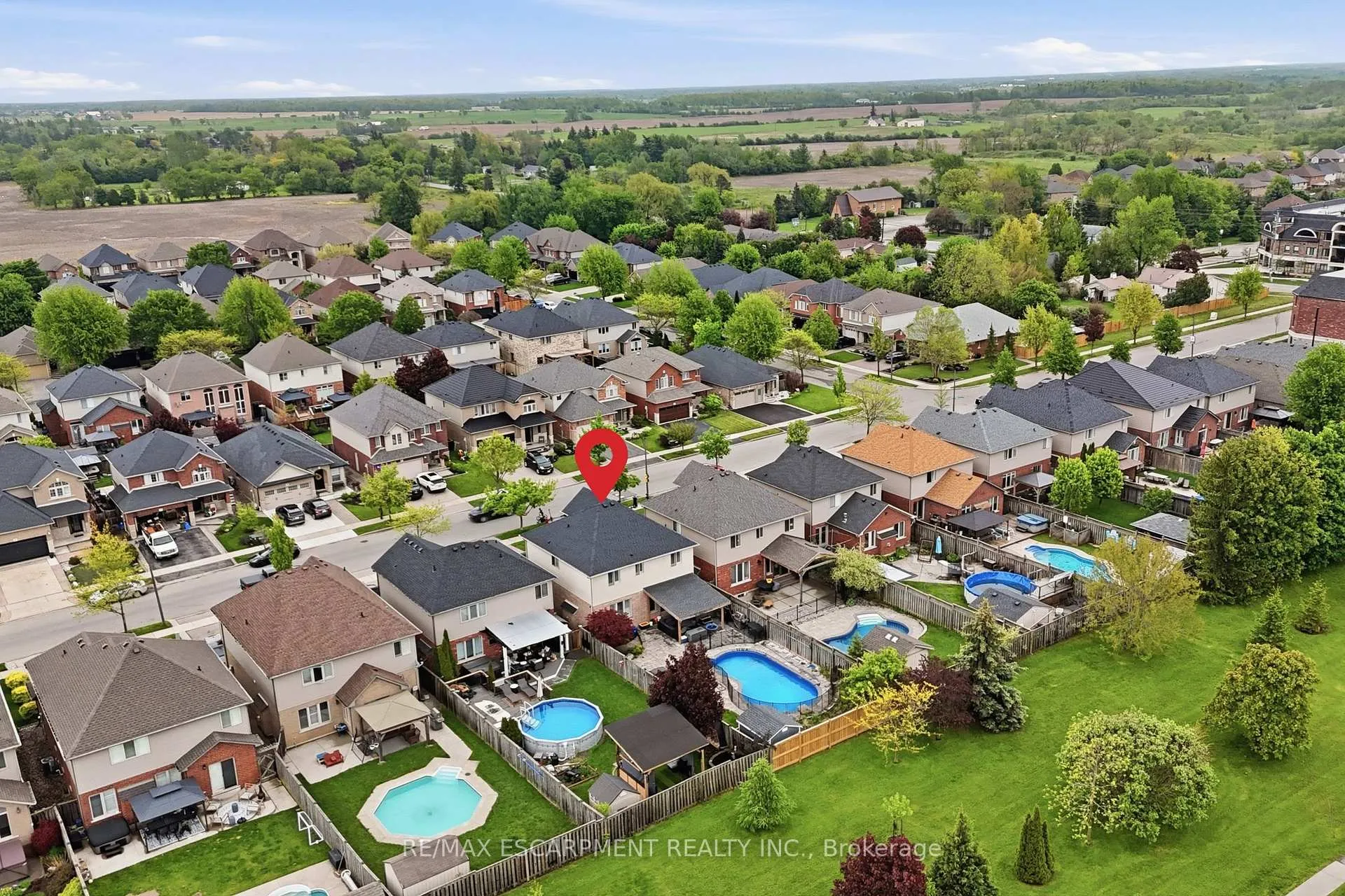 Photo 3 of 57 Tanglewood Drive, Hamilton, Binbrook — HOMEH