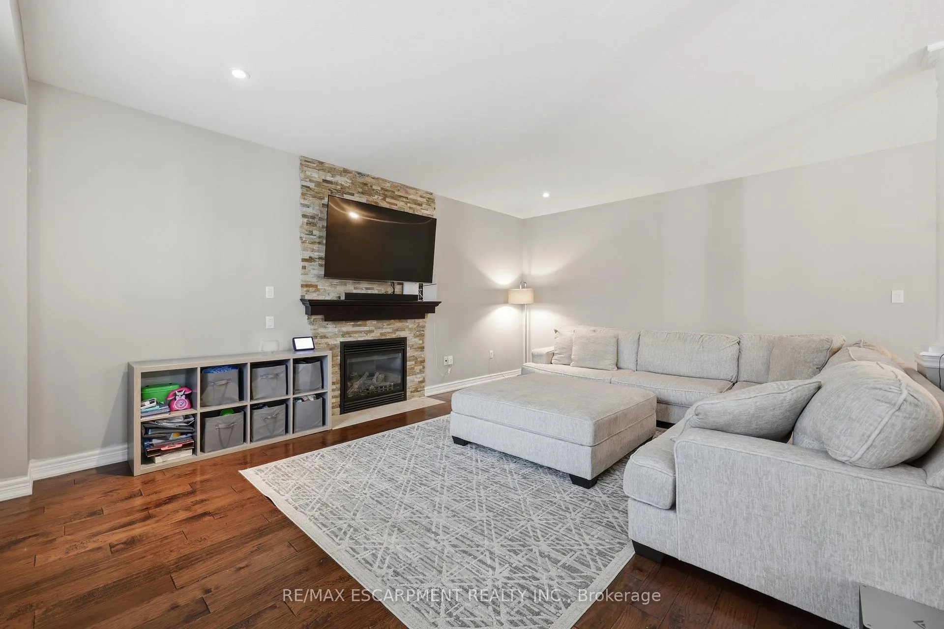 Photo 17 of 57 Tanglewood Drive, Hamilton, Binbrook — HOMEH
