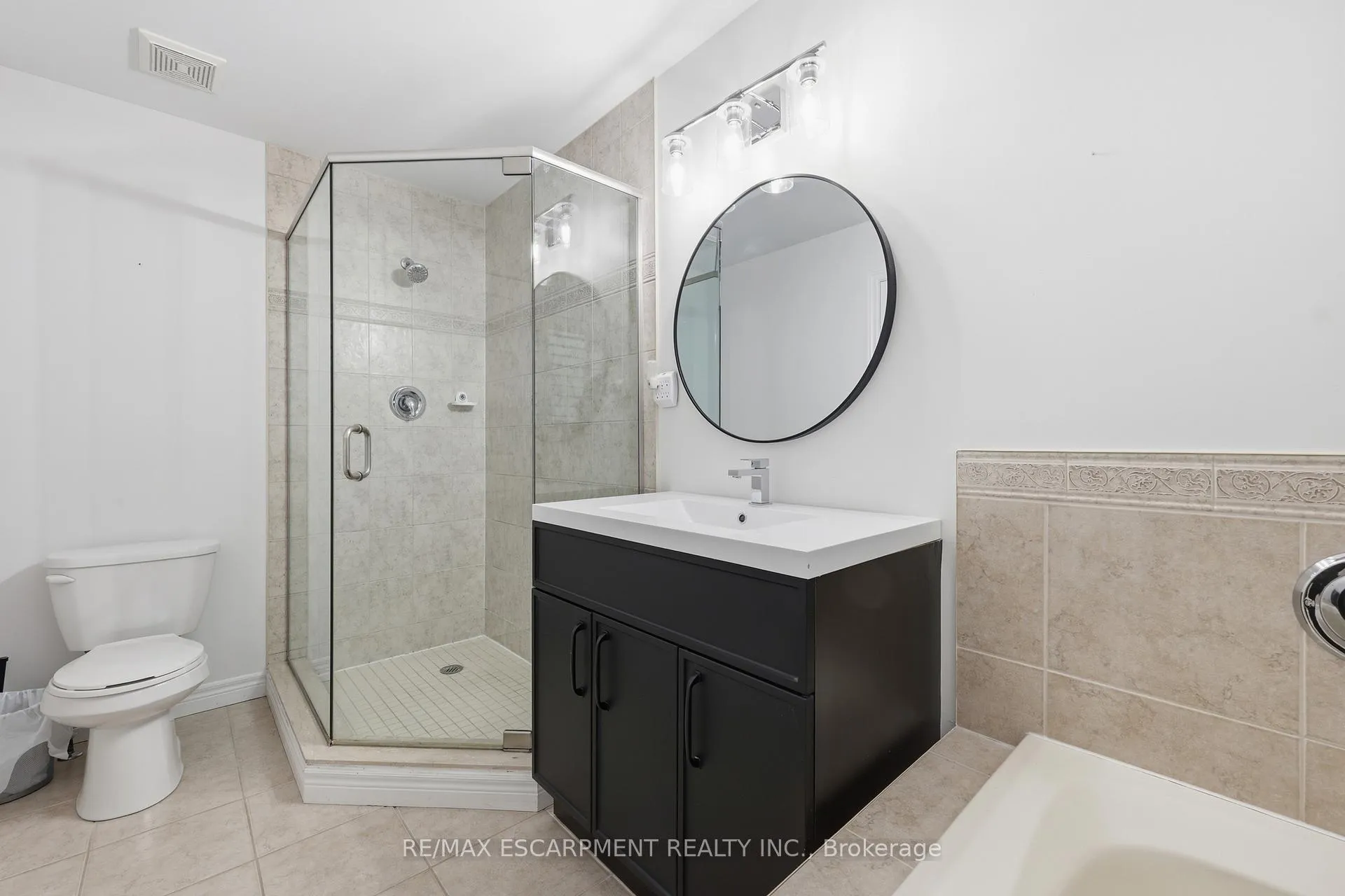 Photo 24 of 57 Tanglewood Drive, Hamilton, Binbrook — HOMEH