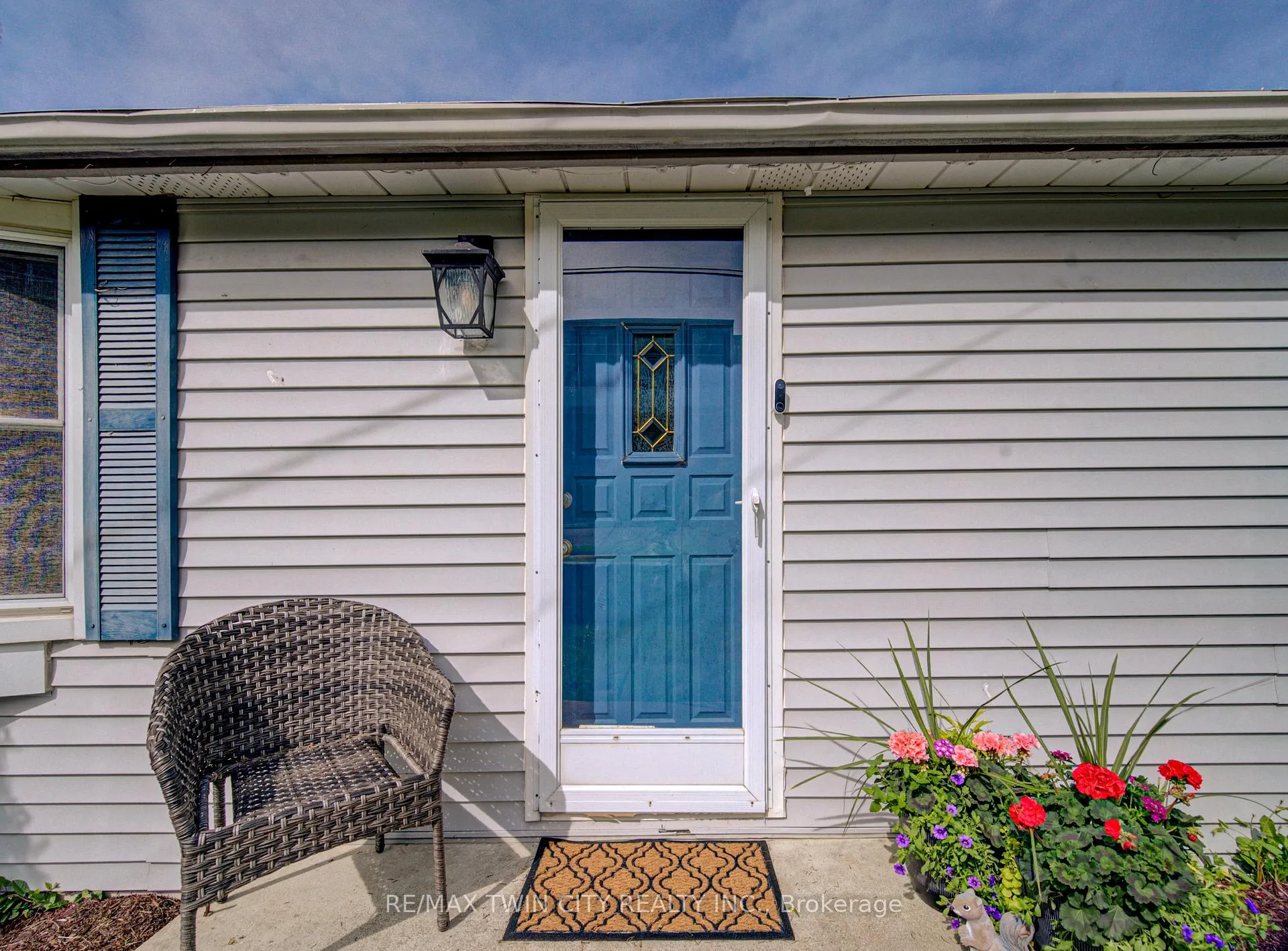 Photo 3 of 39 Guelph Street, Guelph, Junction/Onward Willow — HOMEH