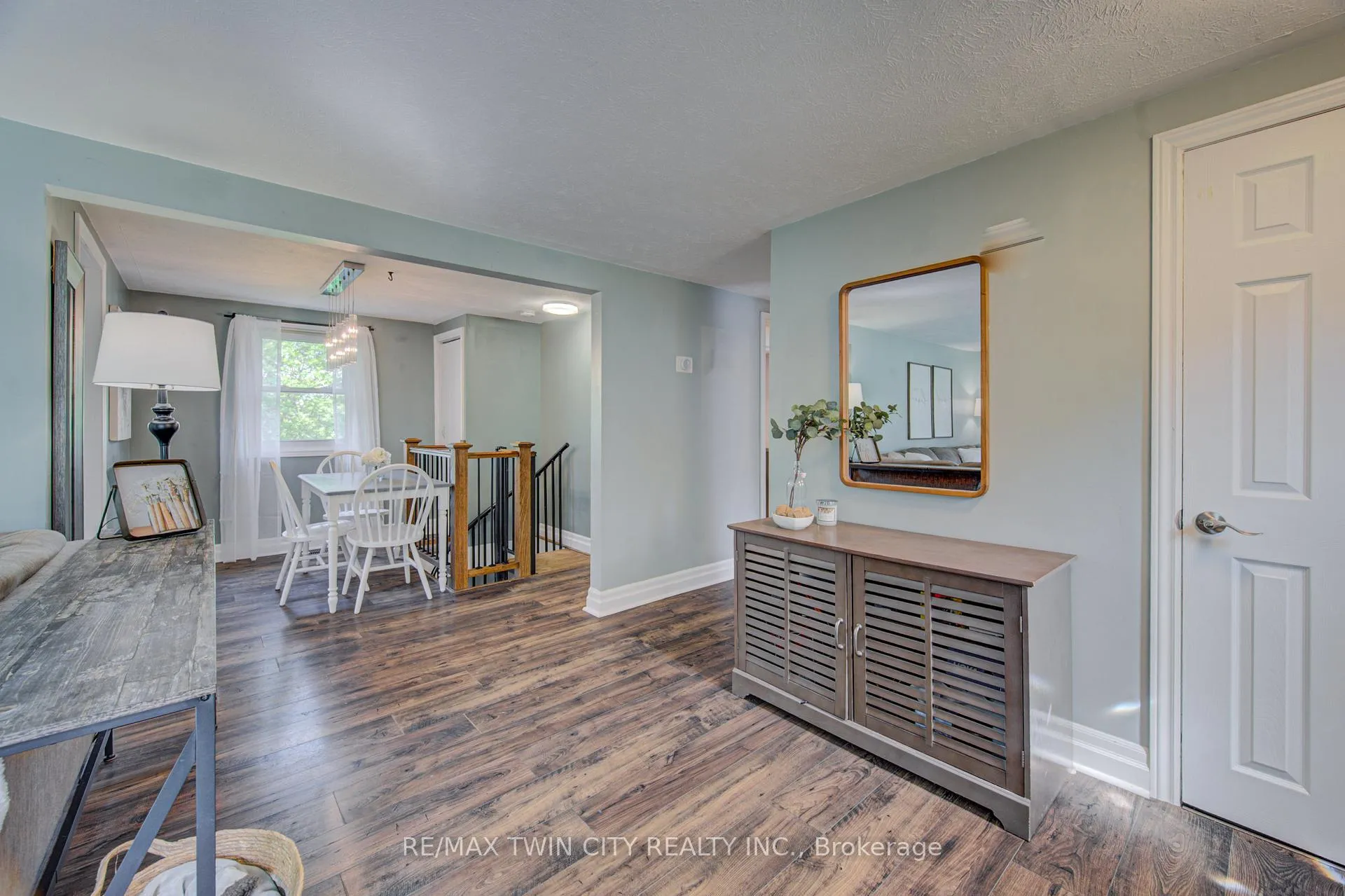 Photo 8 of 39 Guelph Street, Guelph, Junction/Onward Willow — HOMEH