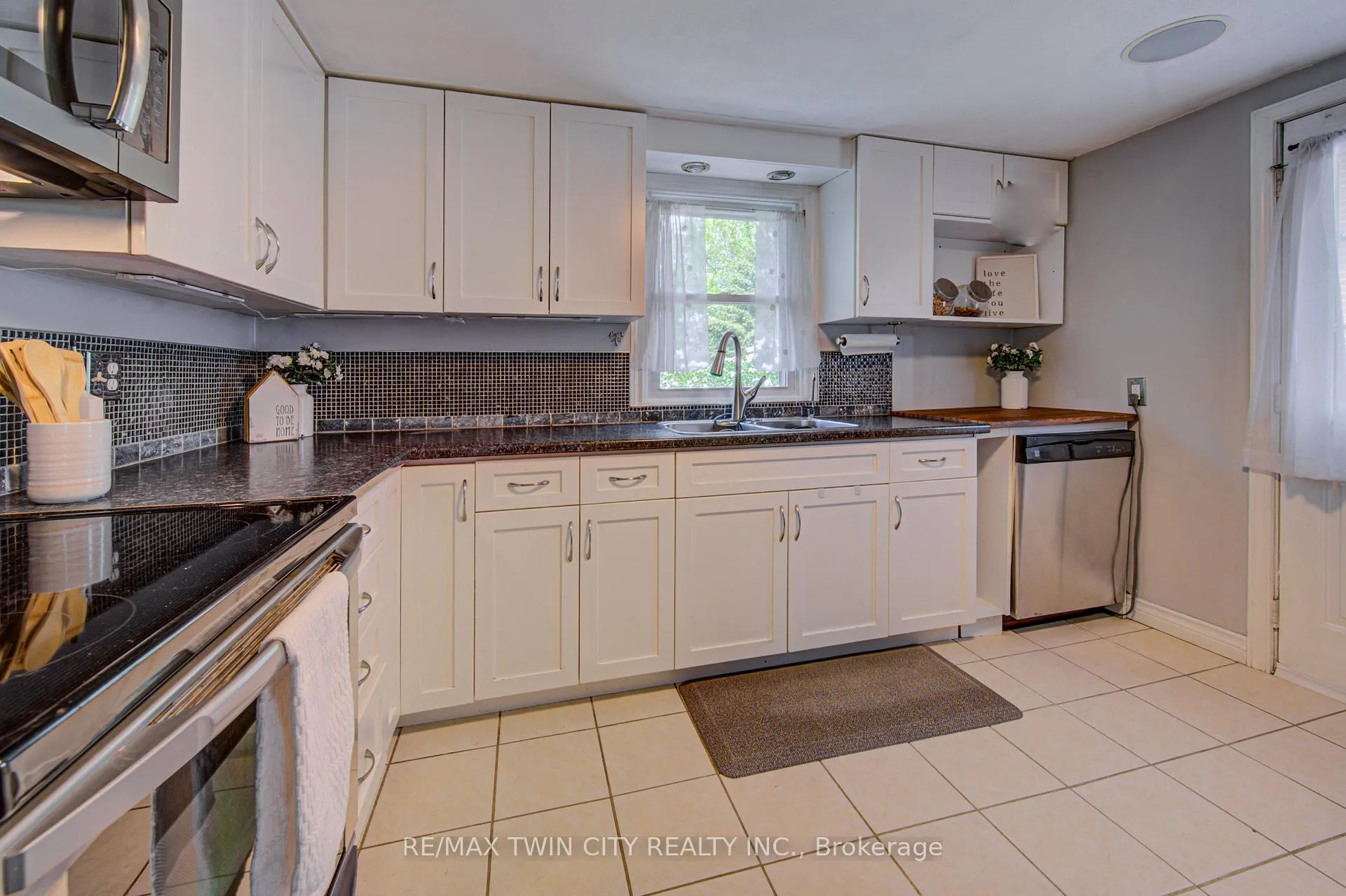 Photo 10 of 39 Guelph Street, Guelph, Junction/Onward Willow — HOMEH