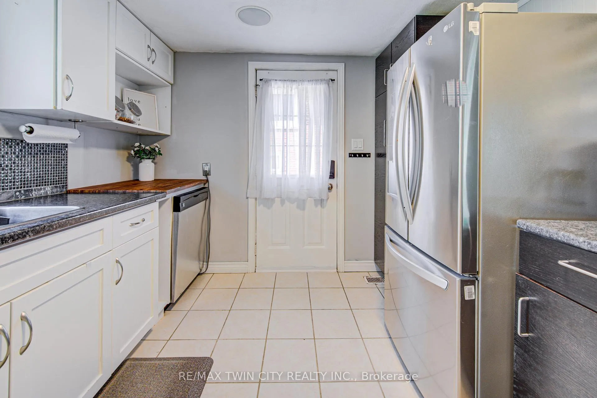 Photo 11 of 39 Guelph Street, Guelph, Junction/Onward Willow — HOMEH
