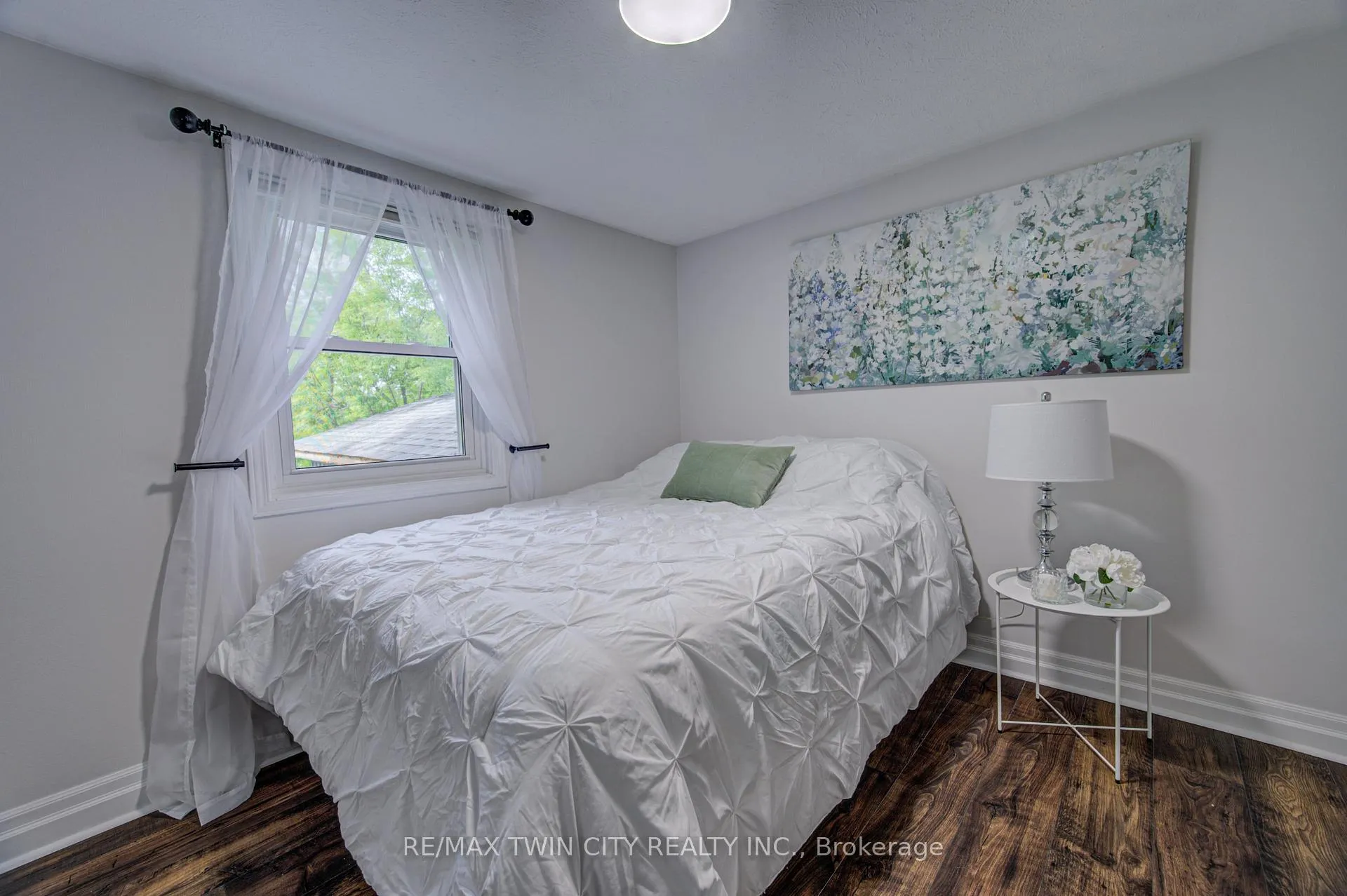 Photo 13 of 39 Guelph Street, Guelph, Junction/Onward Willow — HOMEH
