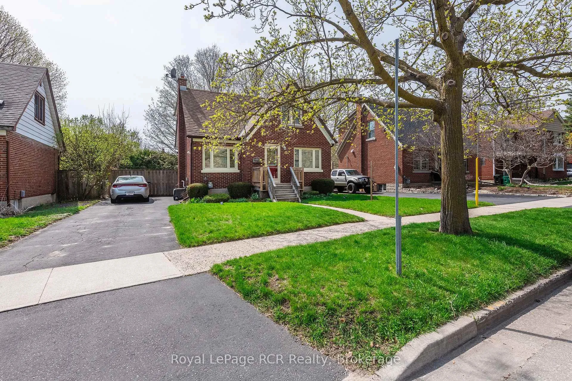 Photo 2 of 189 Margaret Avenue, Kitchener — HOMEH
