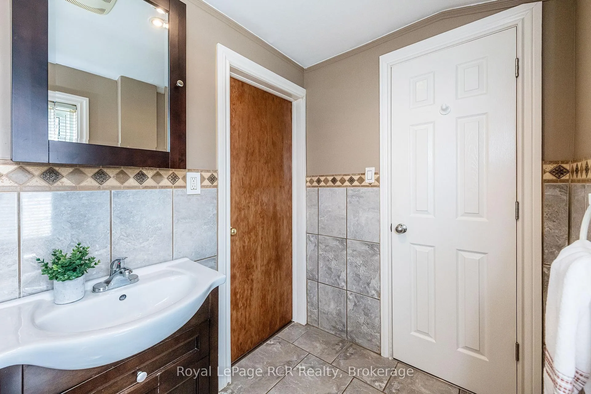 Photo 16 of 189 Margaret Avenue, Kitchener — HOMEH