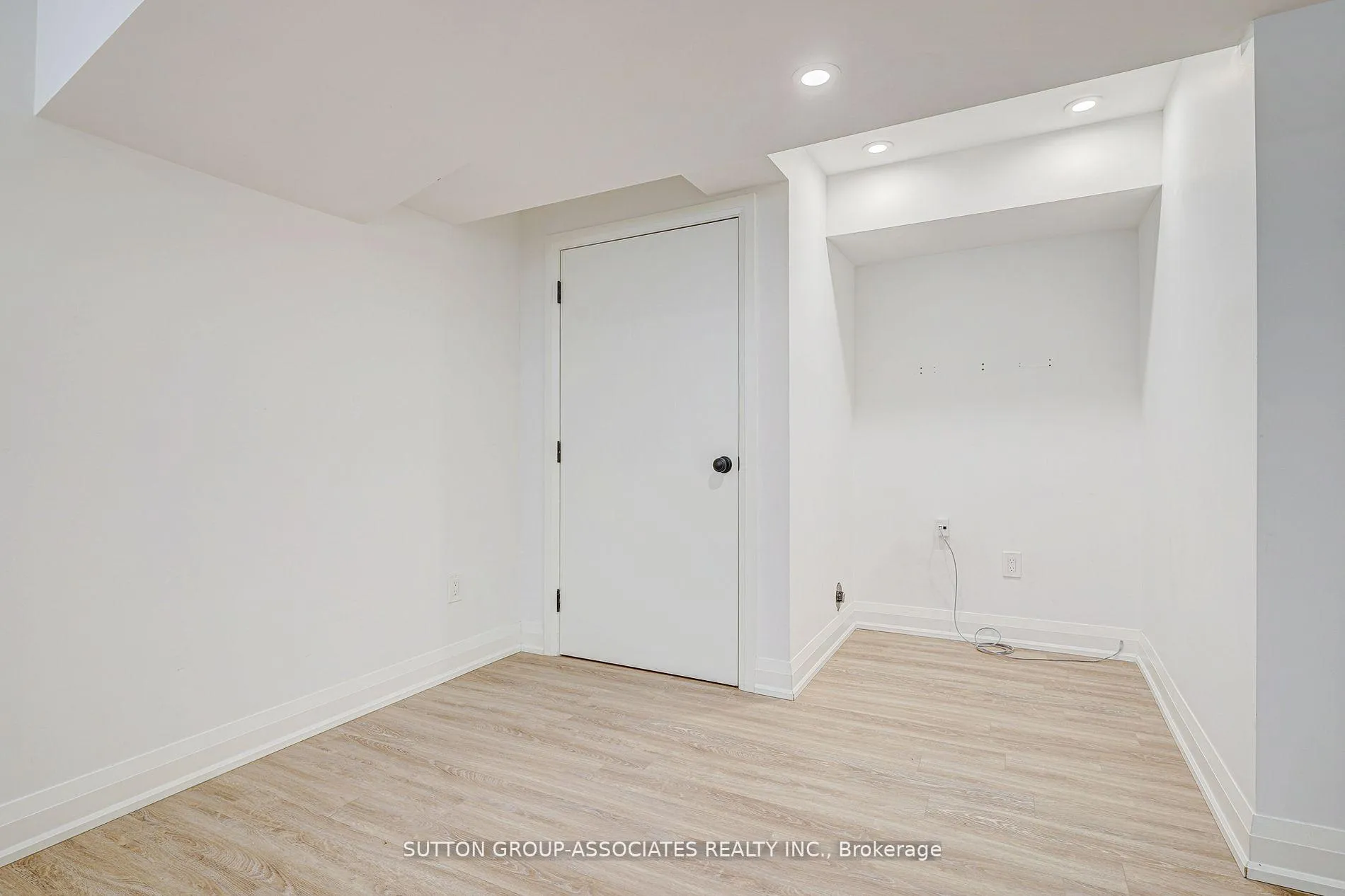 Photo 4 of Unit Lower, 233 Albany Avenue, Toronto, The Annex — HOMEH