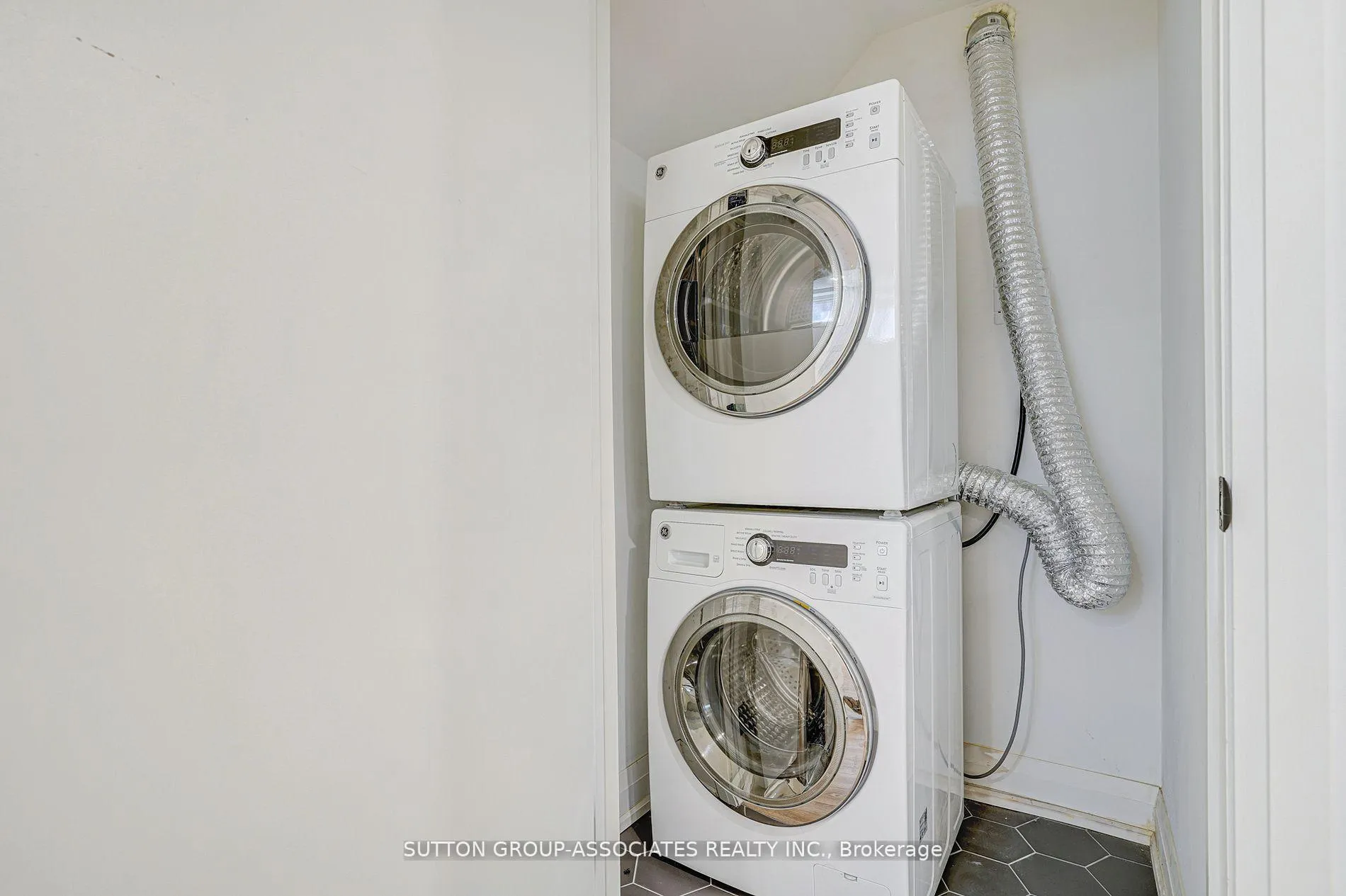 Photo 19 of Unit Lower, 233 Albany Avenue, Toronto, The Annex — HOMEH