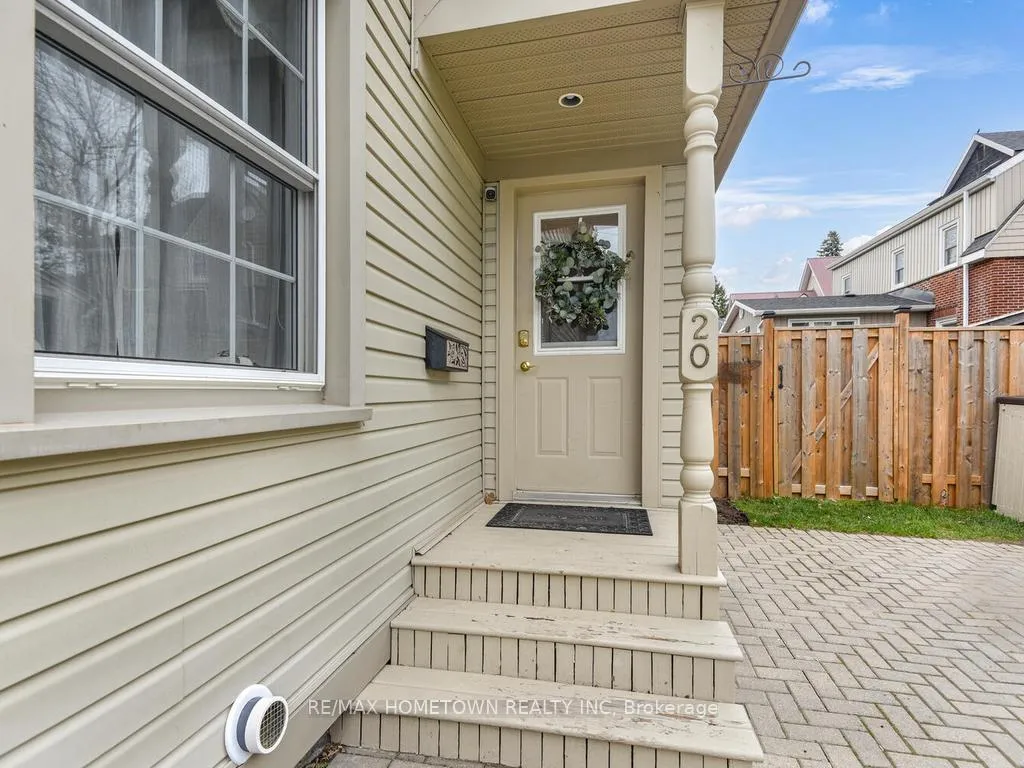 Photo 4 of 20 Hartley Street, Brockville — HOMEH