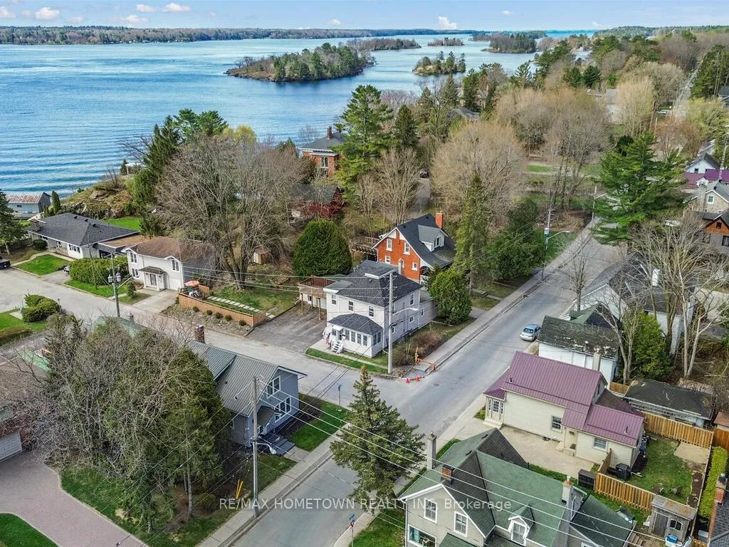 Photo 7 of 20 Hartley Street, Brockville — HOMEH