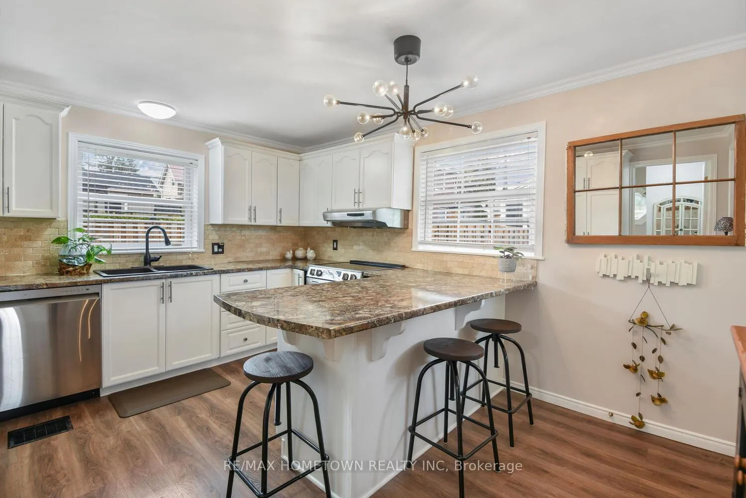Photo 17 of 20 Hartley Street, Brockville — HOMEH