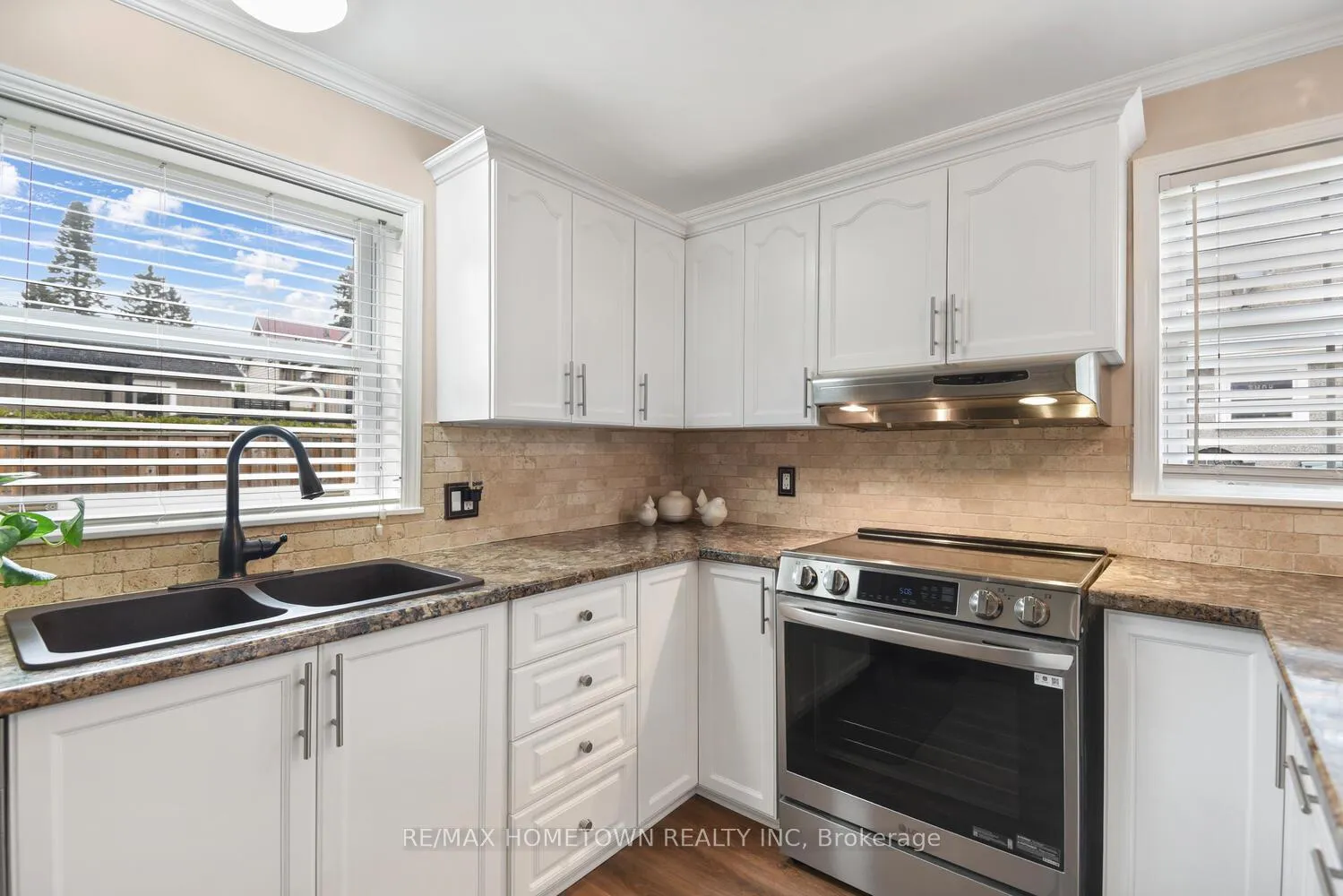 Photo 18 of 20 Hartley Street, Brockville — HOMEH