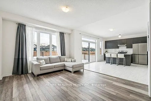 Photo 11 of 33 Simona Avenue, Wasaga Beach — HOMEH