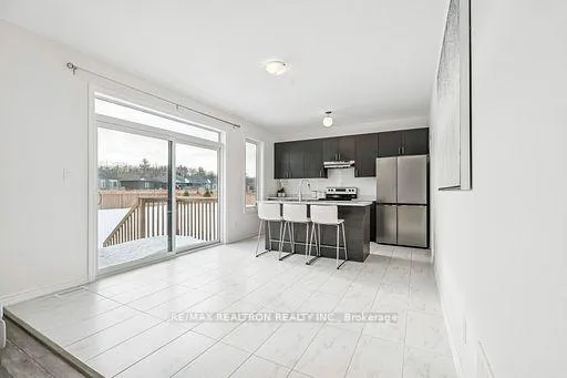 Photo 13 of 33 Simona Avenue, Wasaga Beach — HOMEH