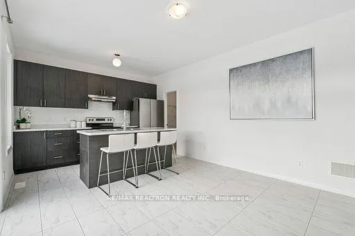 Photo 14 of 33 Simona Avenue, Wasaga Beach — HOMEH