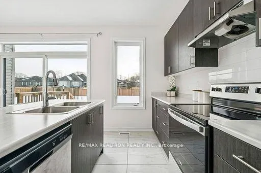 Photo 18 of 33 Simona Avenue, Wasaga Beach — HOMEH