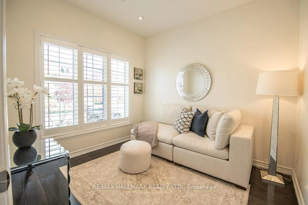 Photo 5 of 566 Maitland Drive, Pickering, Rosebank — HOMEH