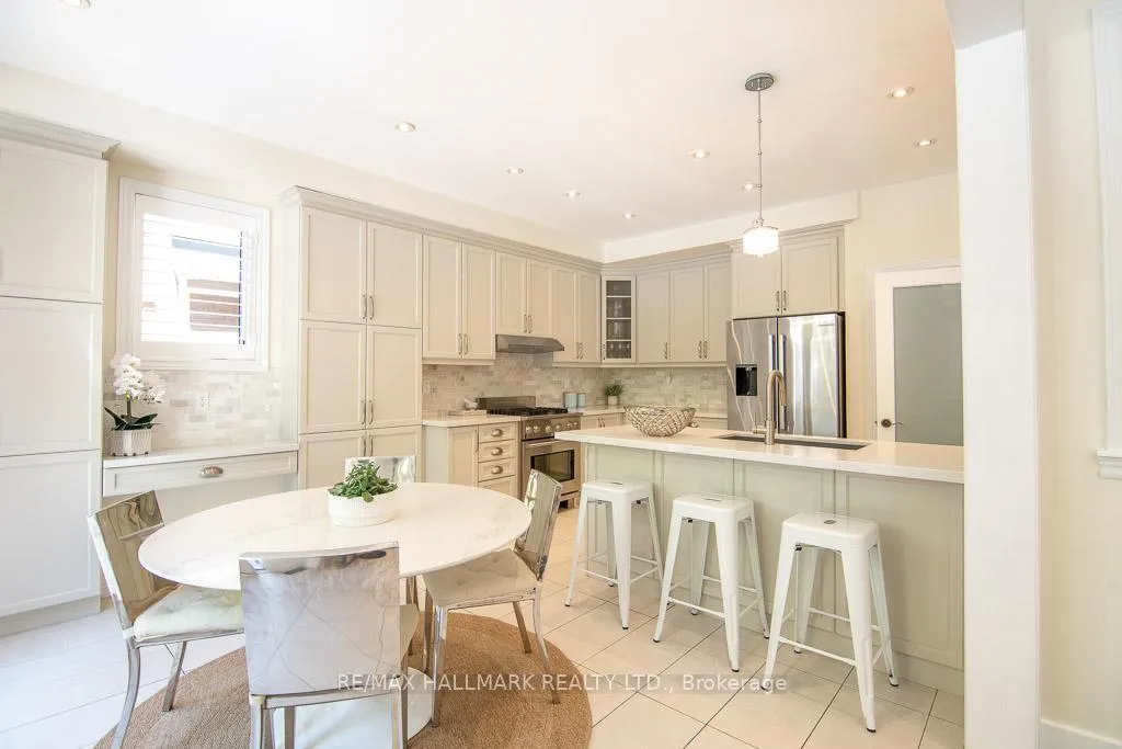 Photo 11 of 566 Maitland Drive, Pickering, Rosebank — HOMEH