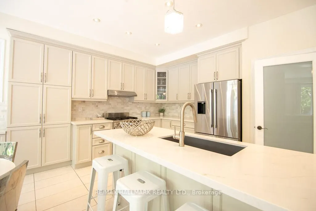 Photo 12 of 566 Maitland Drive, Pickering, Rosebank — HOMEH