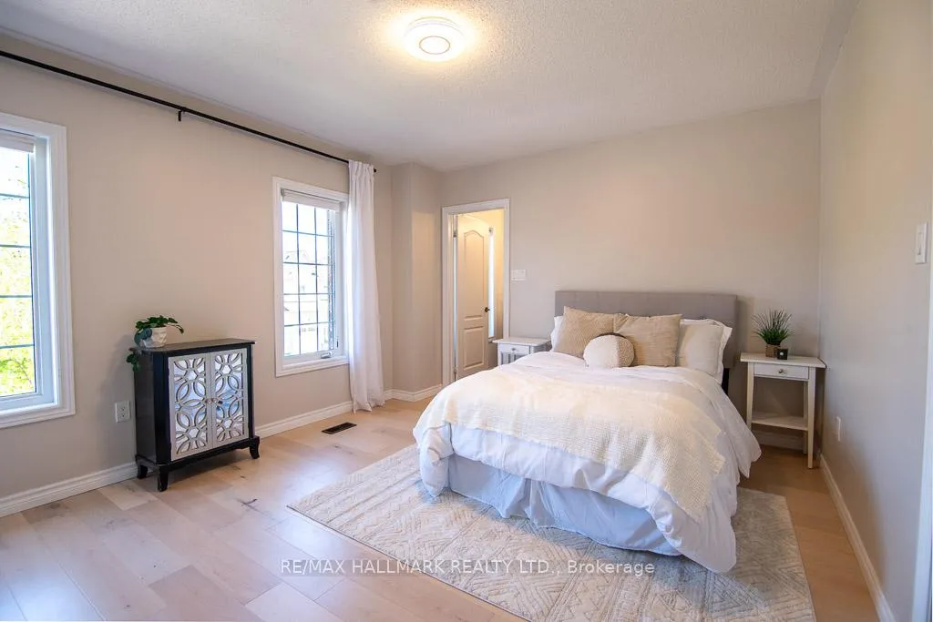 Photo 15 of 566 Maitland Drive, Pickering, Rosebank — HOMEH