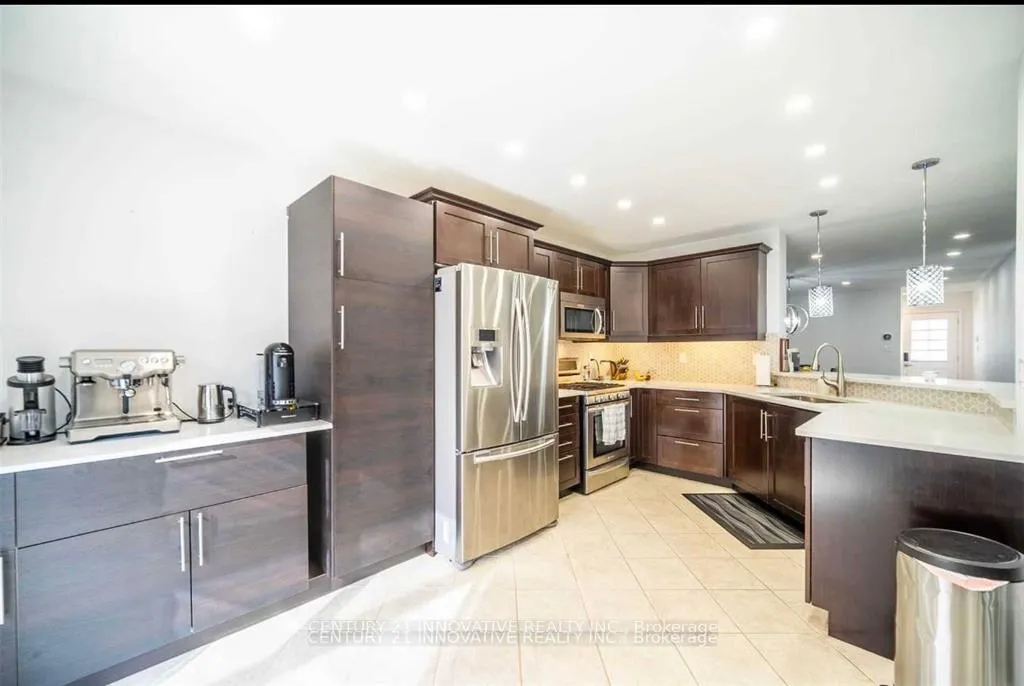 Photo 6 of Unit Upper, 165 Emick Drive, Hamilton, Ancaster — HOMEH