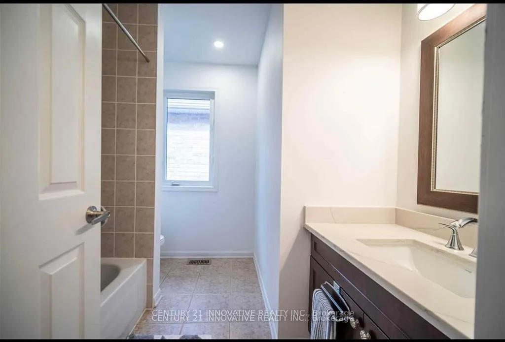 Photo 18 of Unit Upper, 165 Emick Drive, Hamilton, Ancaster — HOMEH
