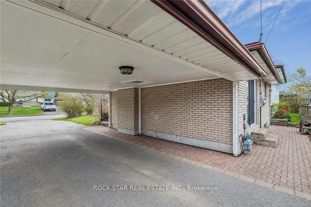 Photo 2 of 29 Heather Court, Welland, Prince Charles — HOMEH