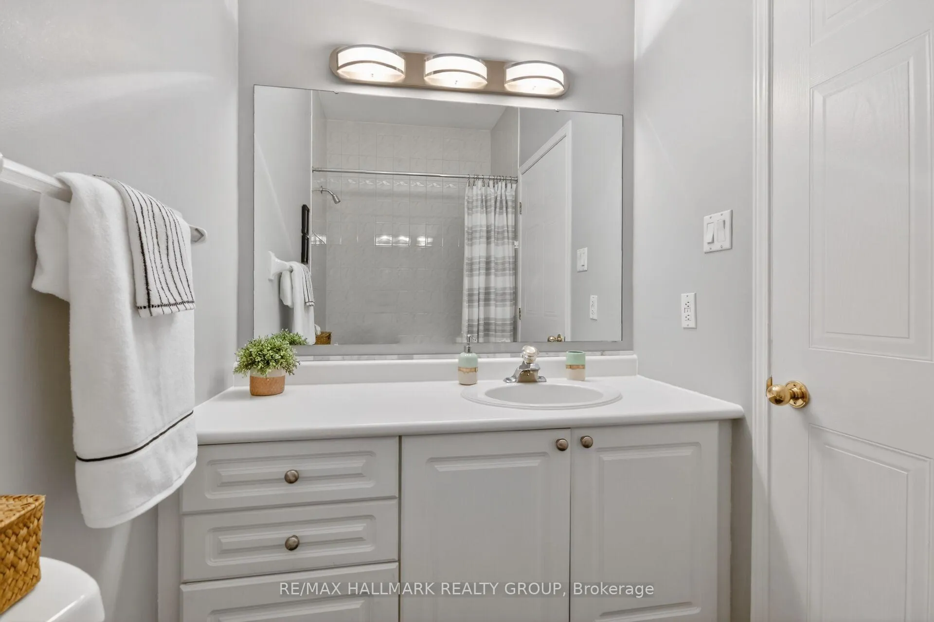 Photo 21 of 1206 Matheson Road, Ottawa, Carson Grove — HOMEH