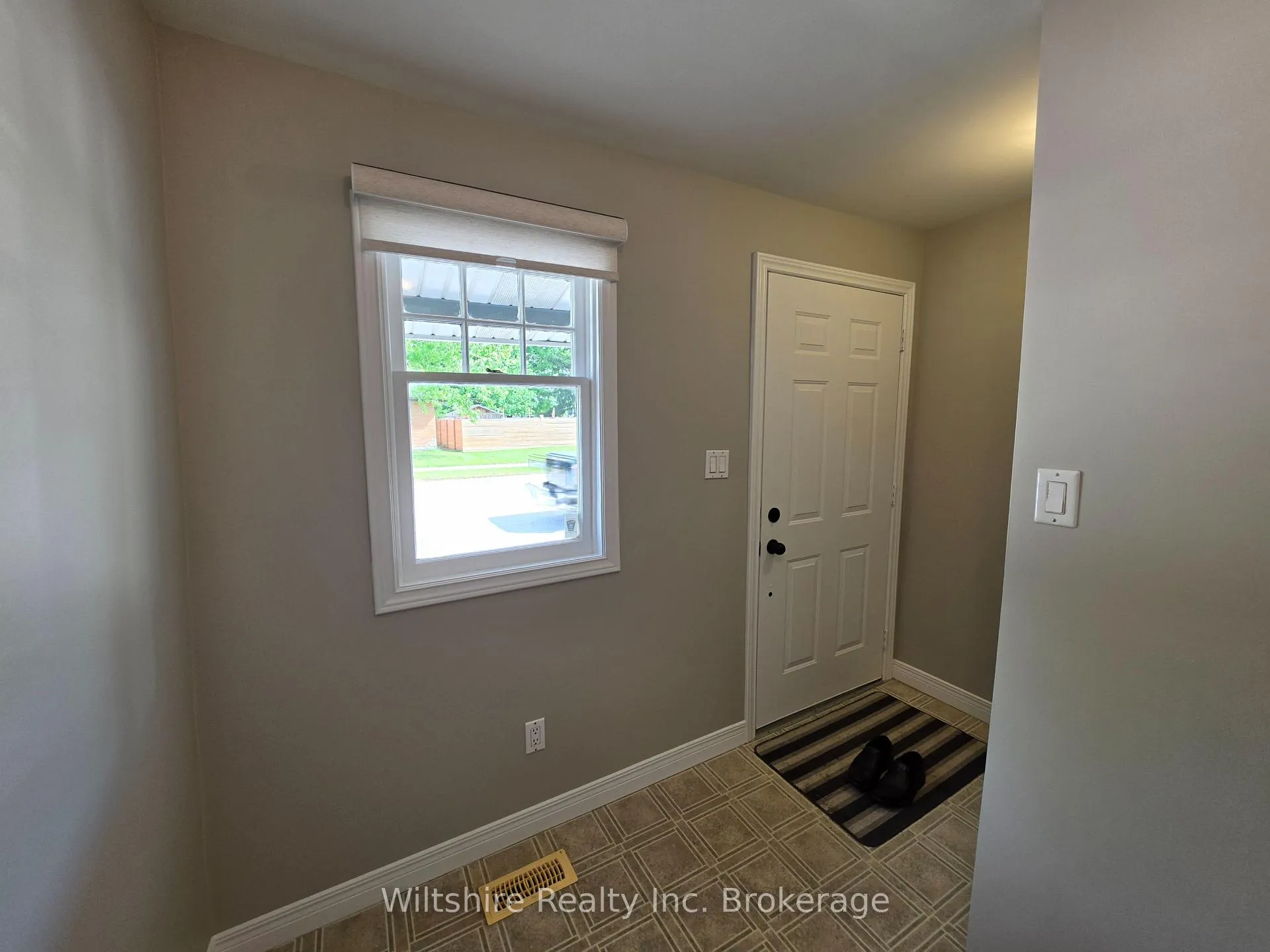 Photo 3 of Unit 1, 407 Main Street E, Norwich, Springford — HOMEH