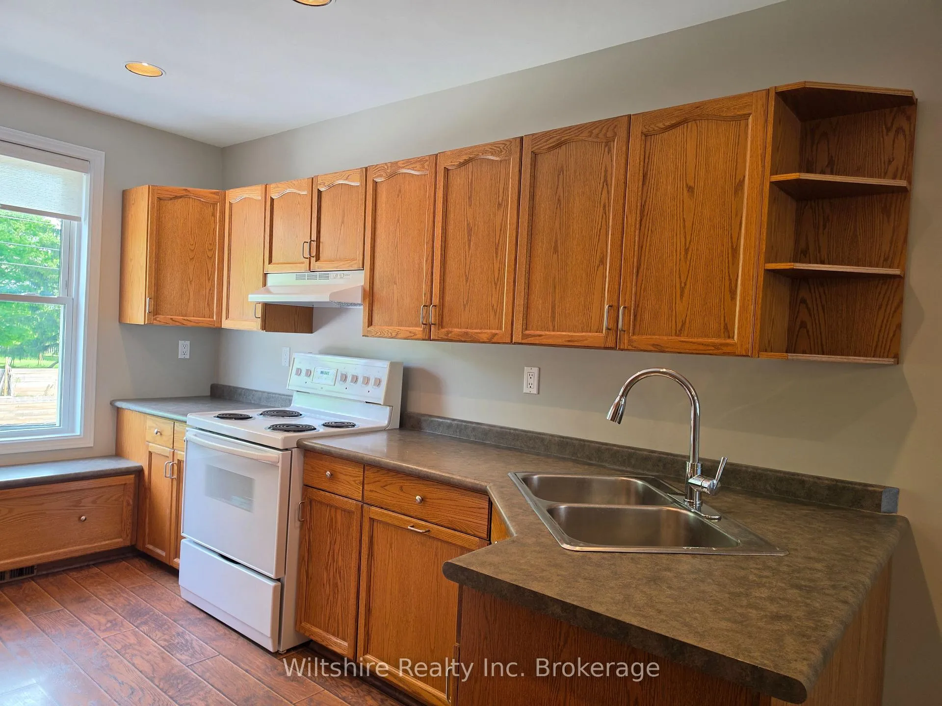 Photo 6 of Unit 1, 407 Main Street E, Norwich, Springford — HOMEH