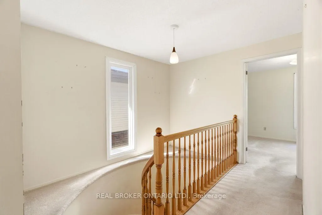 Photo 21 of 330 Fernleaf Crescent, Ottawa, Queenswood Heights South — HOMEH