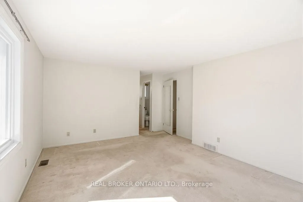Photo 26 of 330 Fernleaf Crescent, Ottawa, Queenswood Heights South — HOMEH