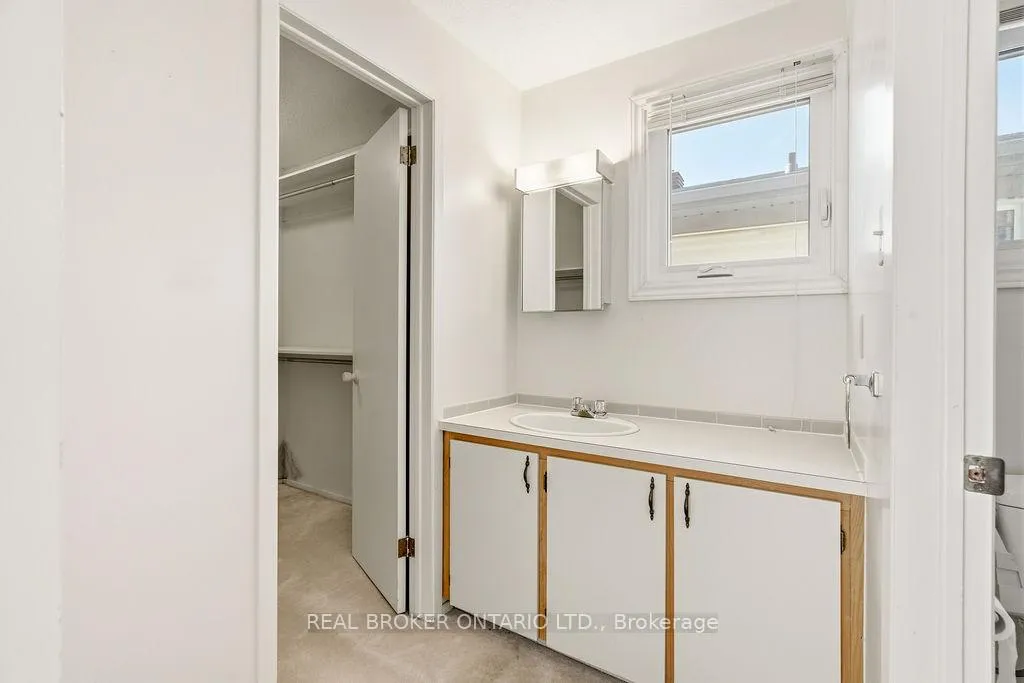 Photo 35 of 330 Fernleaf Crescent, Ottawa, Queenswood Heights South — HOMEH