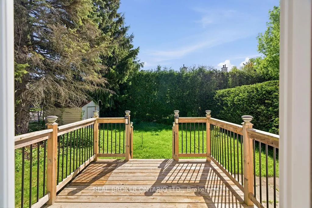 Photo 41 of 330 Fernleaf Crescent, Ottawa, Queenswood Heights South — HOMEH