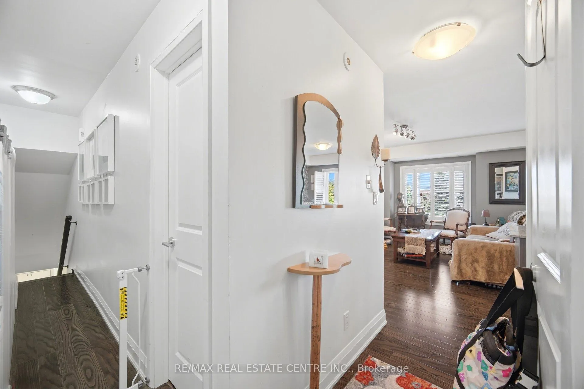 Photo 4 of Unit 211, 320 John Street, Markham, Aileen-Willowbrook — HOMEH