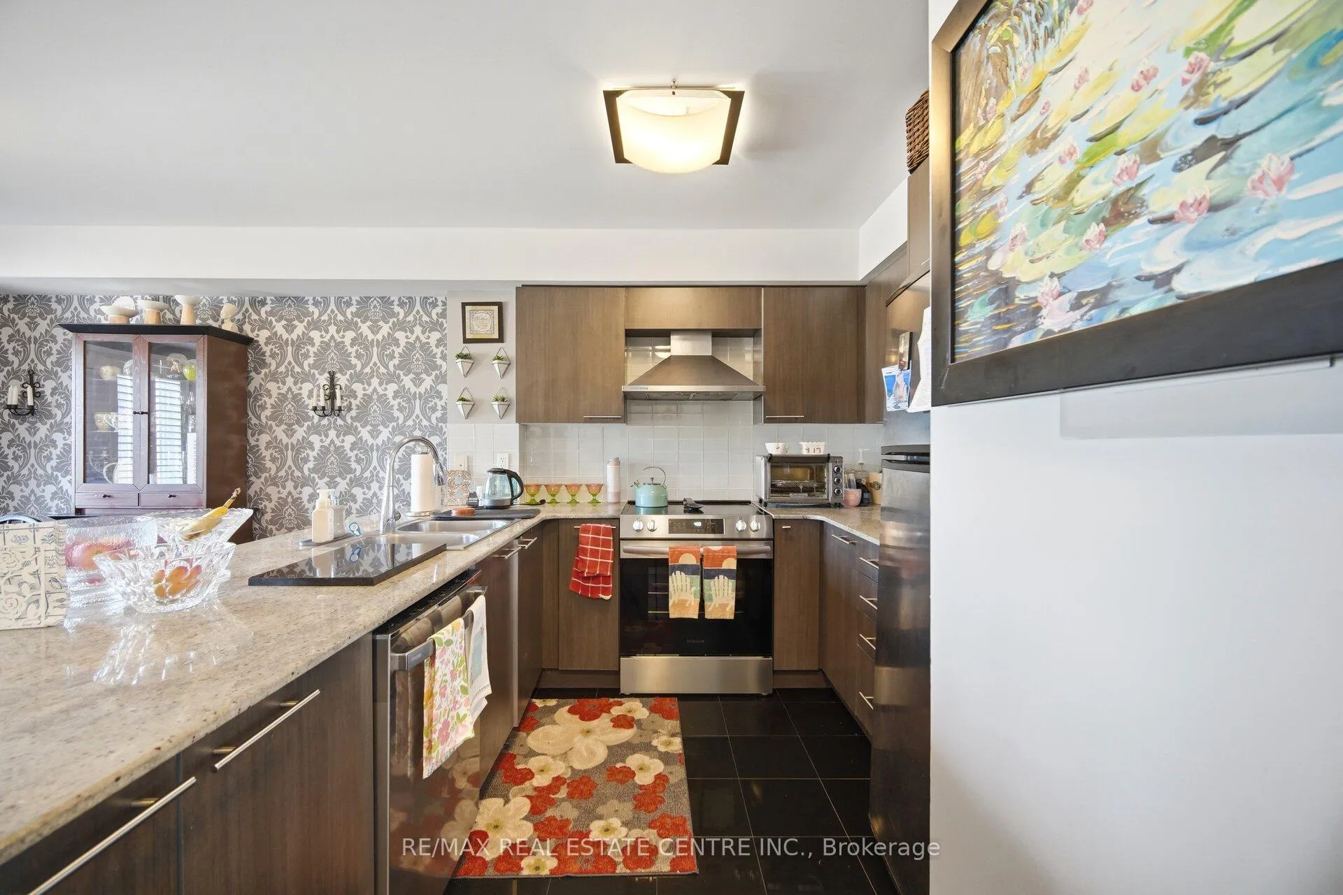 Photo 8 of Unit 211, 320 John Street, Markham, Aileen-Willowbrook — HOMEH