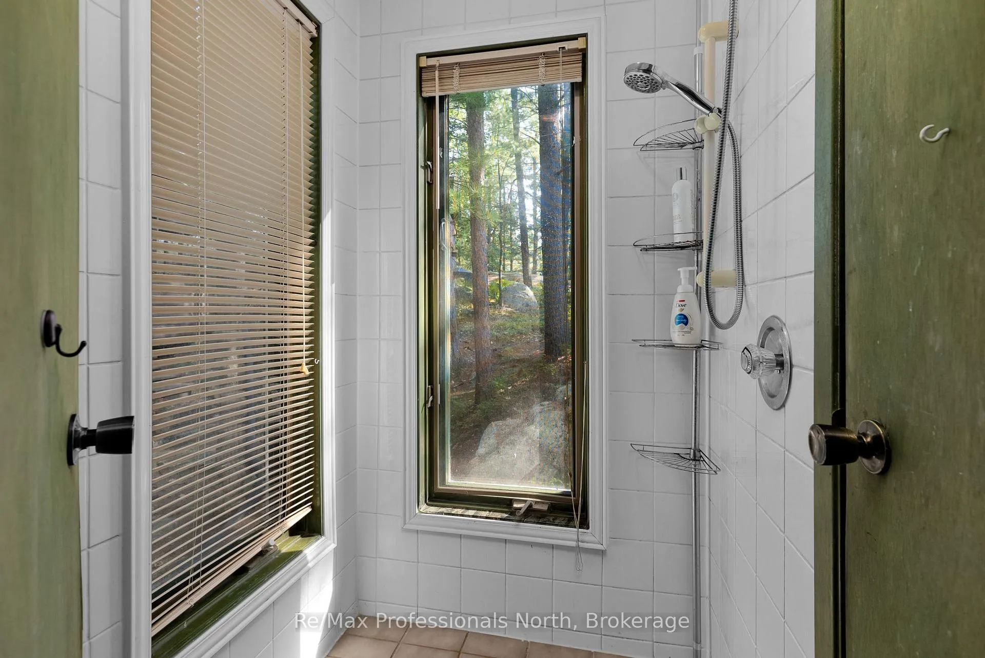 Photo 13 of 1118 Tomingas Road, Gravenhurst, Muskoka (S) — HOMEH
