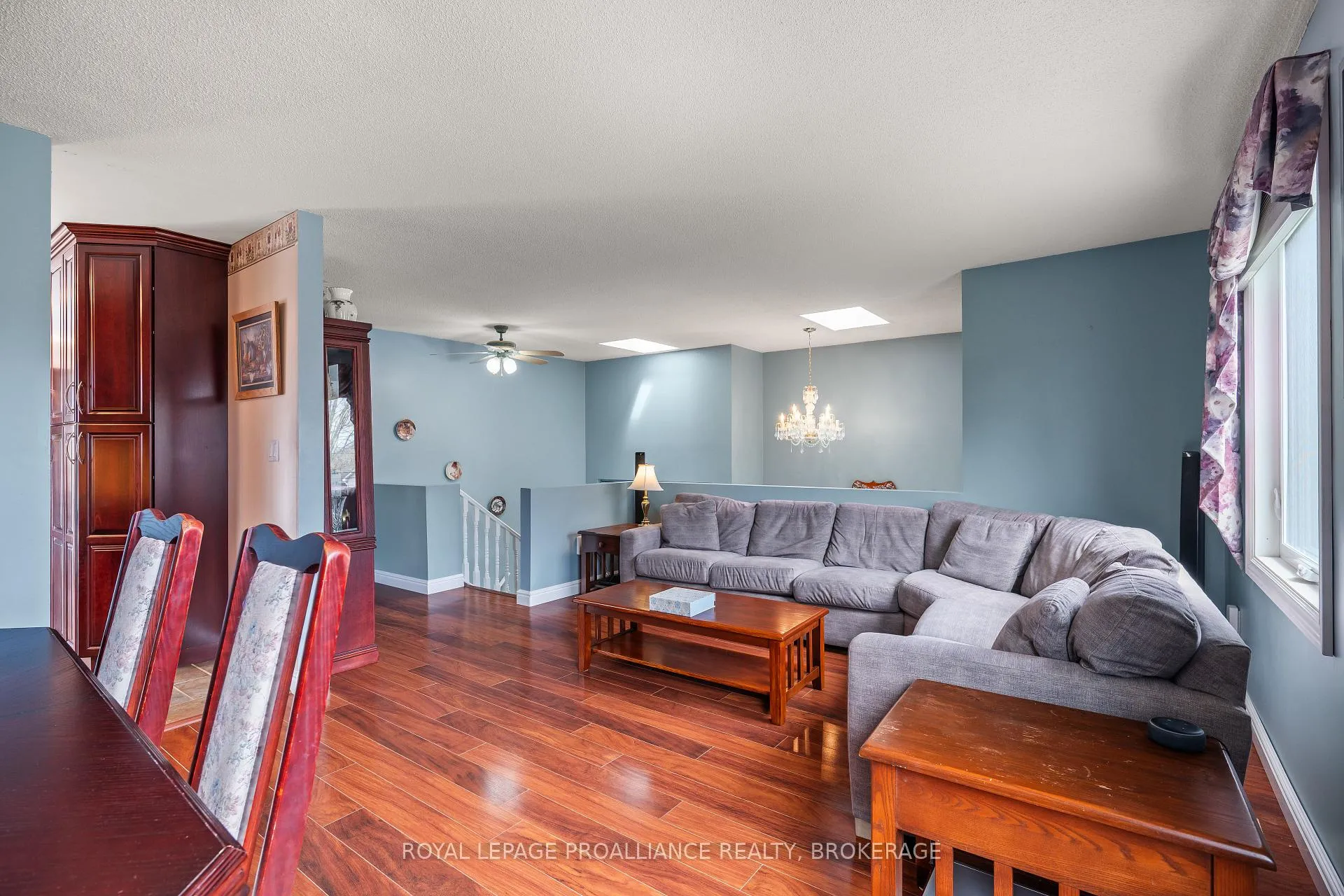 Photo 9 of 307 Amherst Drive, Loyalist, Amherstview — HOMEH