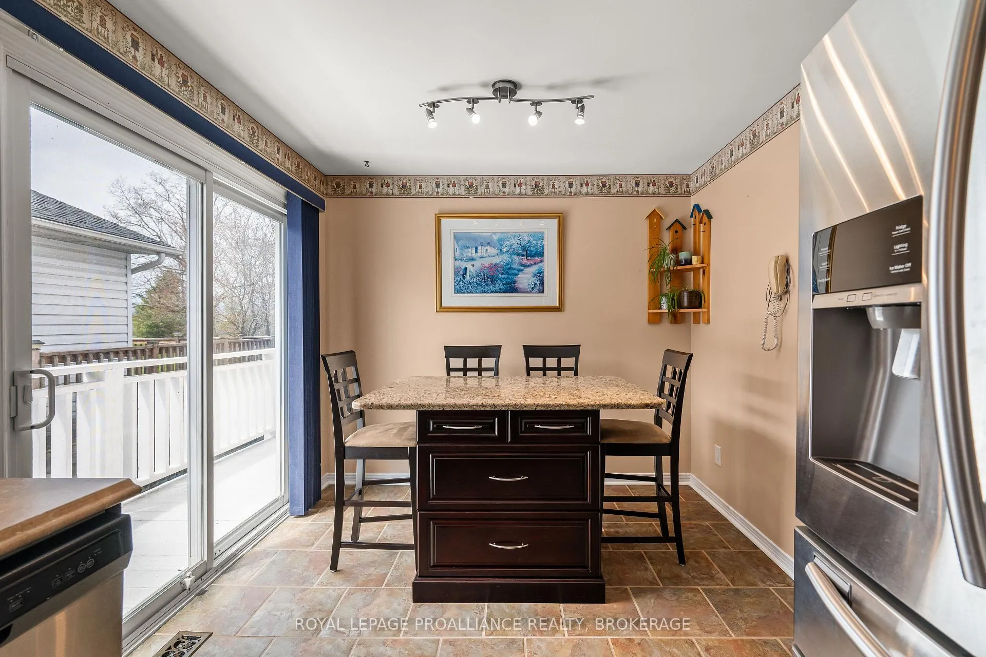 Photo 11 of 307 Amherst Drive, Loyalist, Amherstview — HOMEH