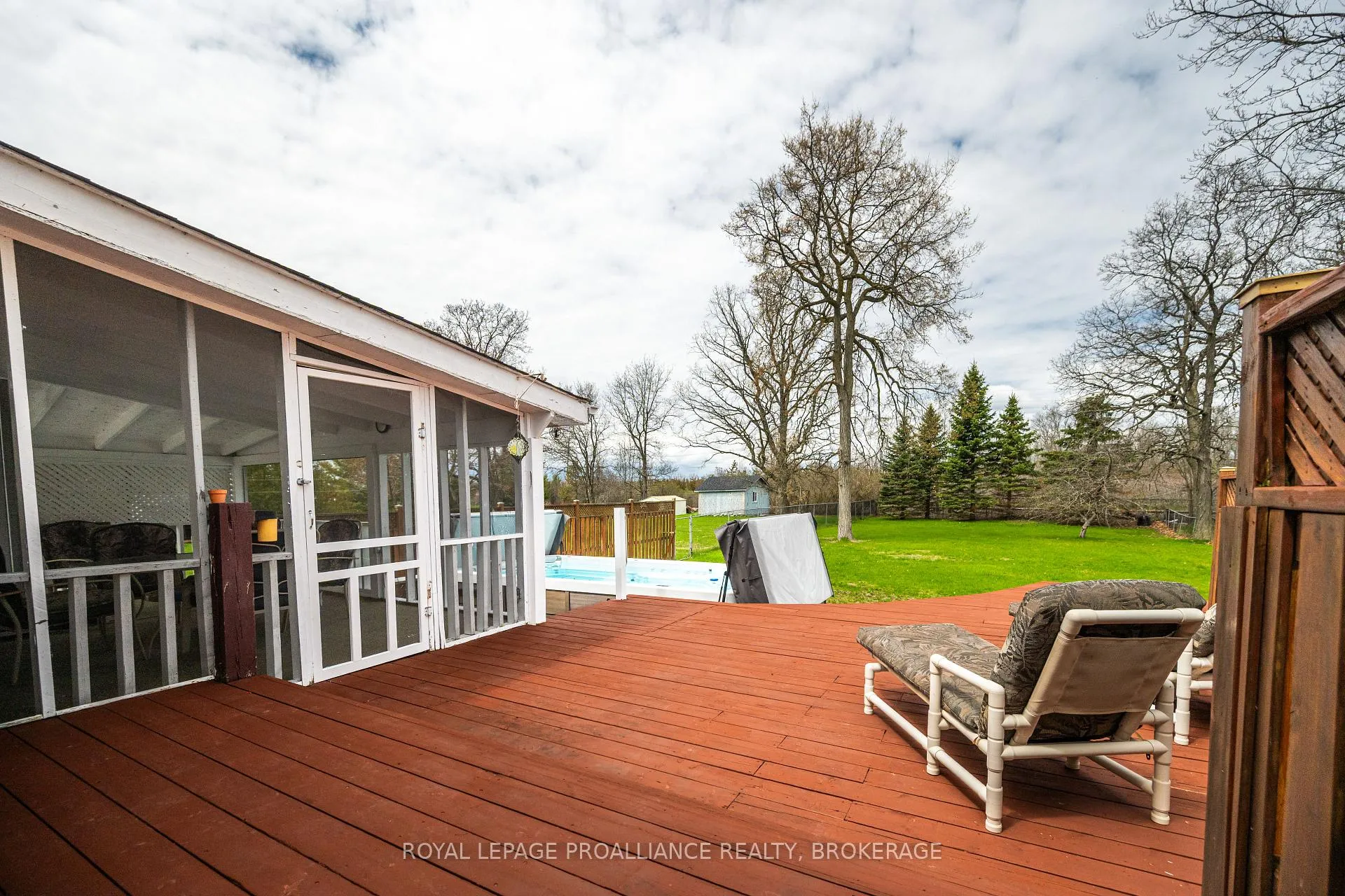 Photo 33 of 307 Amherst Drive, Loyalist, Amherstview — HOMEH