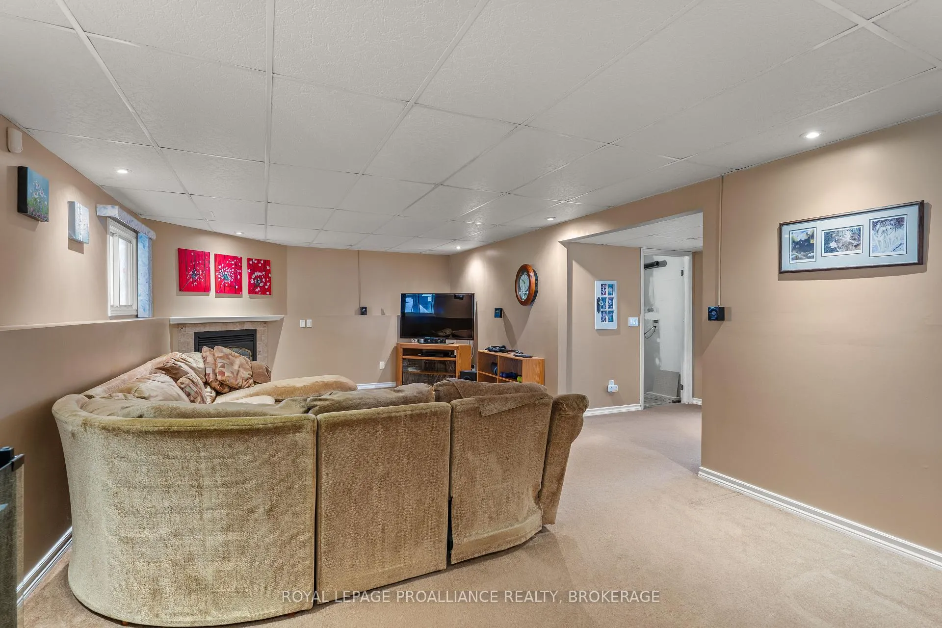 Photo 39 of 307 Amherst Drive, Loyalist, Amherstview — HOMEH