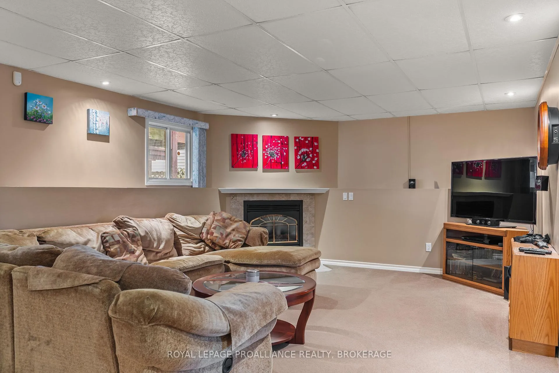 Photo 40 of 307 Amherst Drive, Loyalist, Amherstview — HOMEH