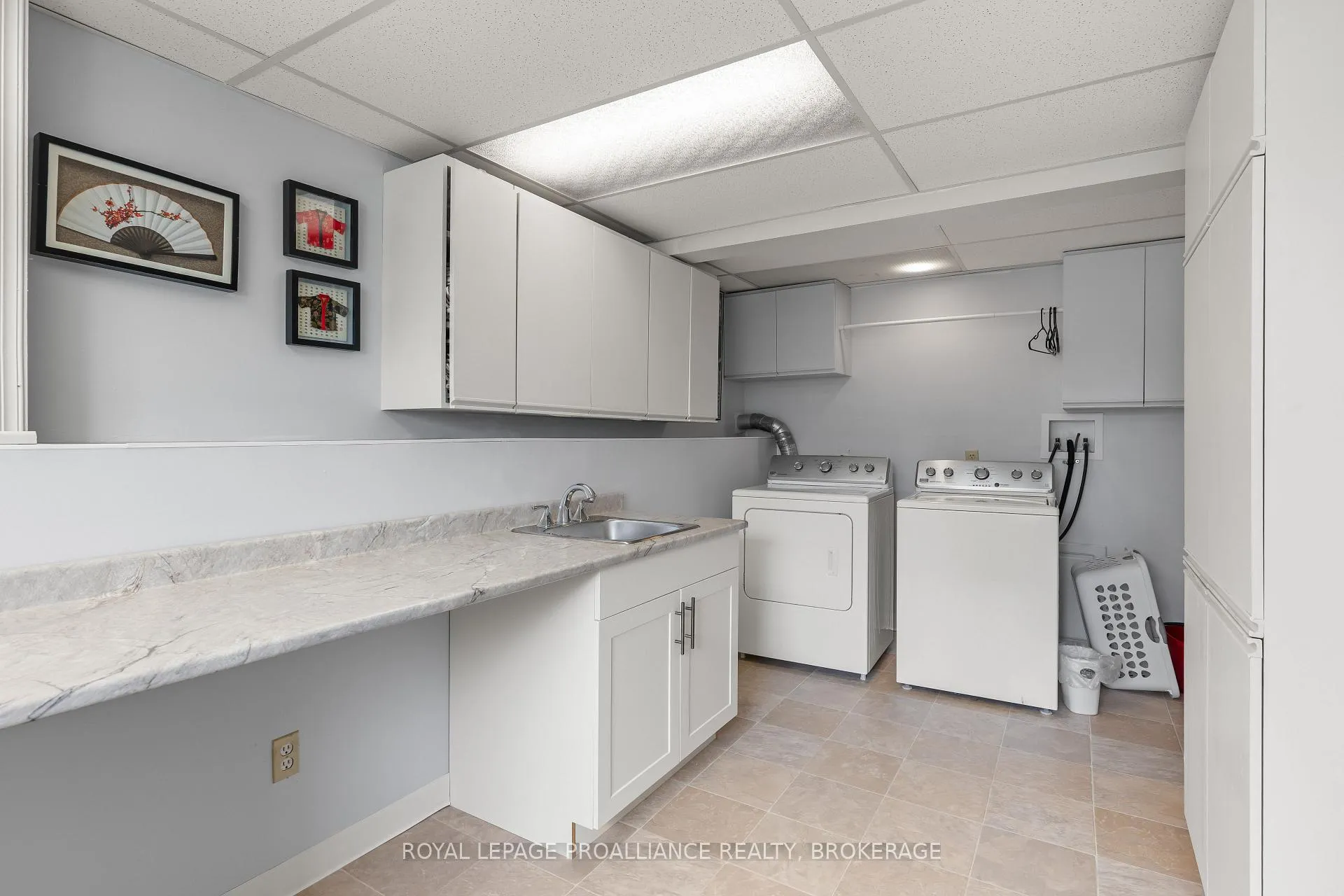 Photo 44 of 307 Amherst Drive, Loyalist, Amherstview — HOMEH