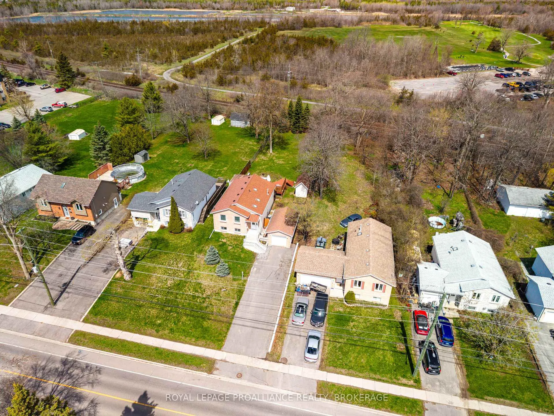 Photo 45 of 307 Amherst Drive, Loyalist, Amherstview — HOMEH