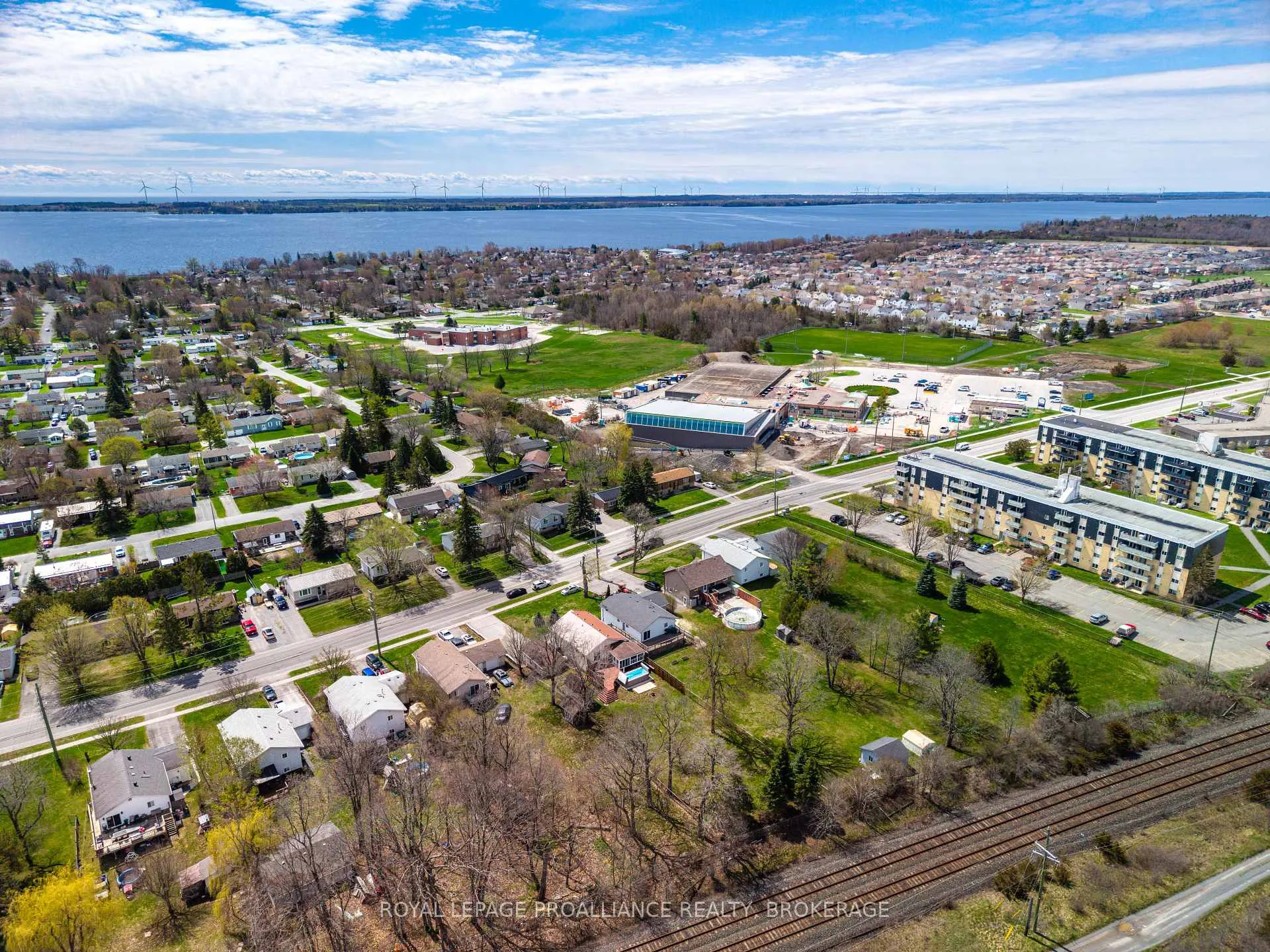 Photo 48 of 307 Amherst Drive, Loyalist, Amherstview — HOMEH