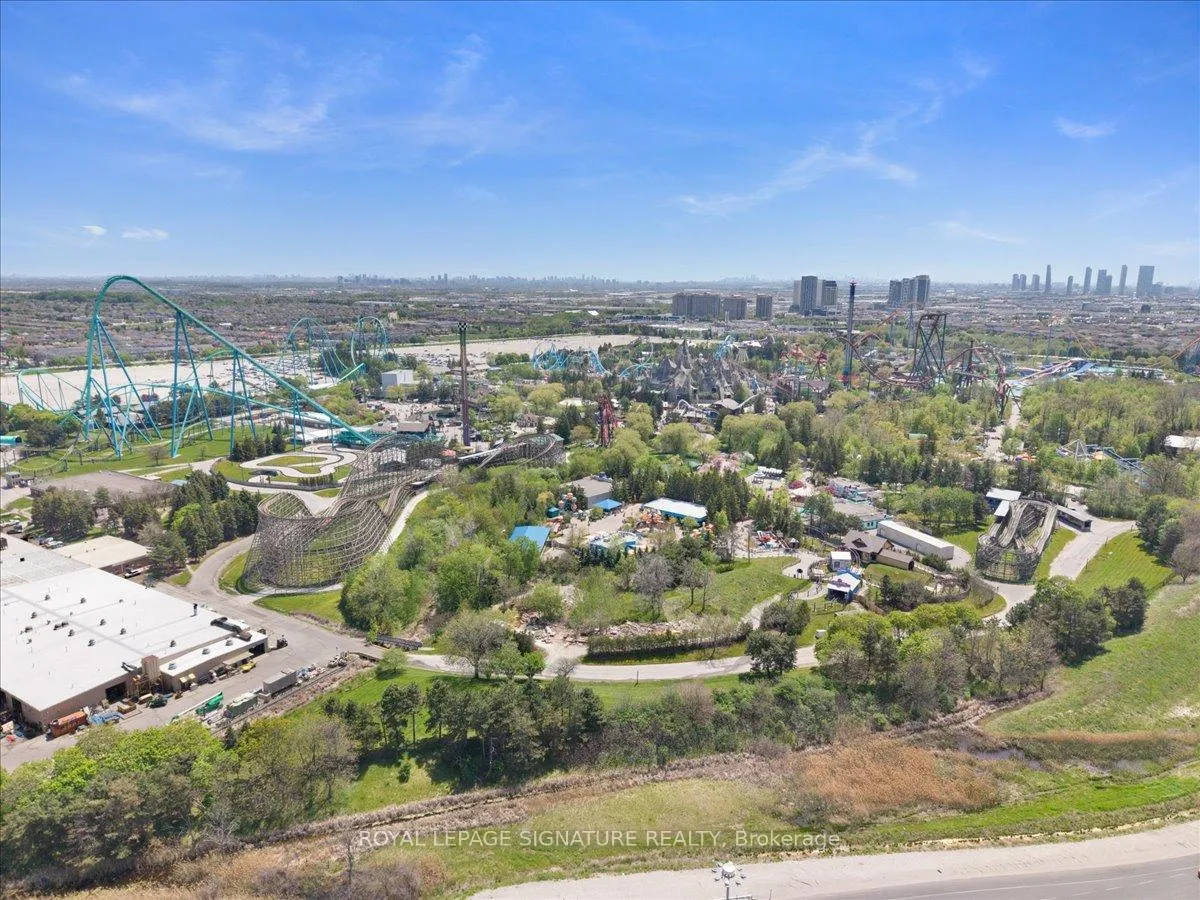 Photo 25 of 41 Burnet Drive, Vaughan, Vellore Village — HOMEH