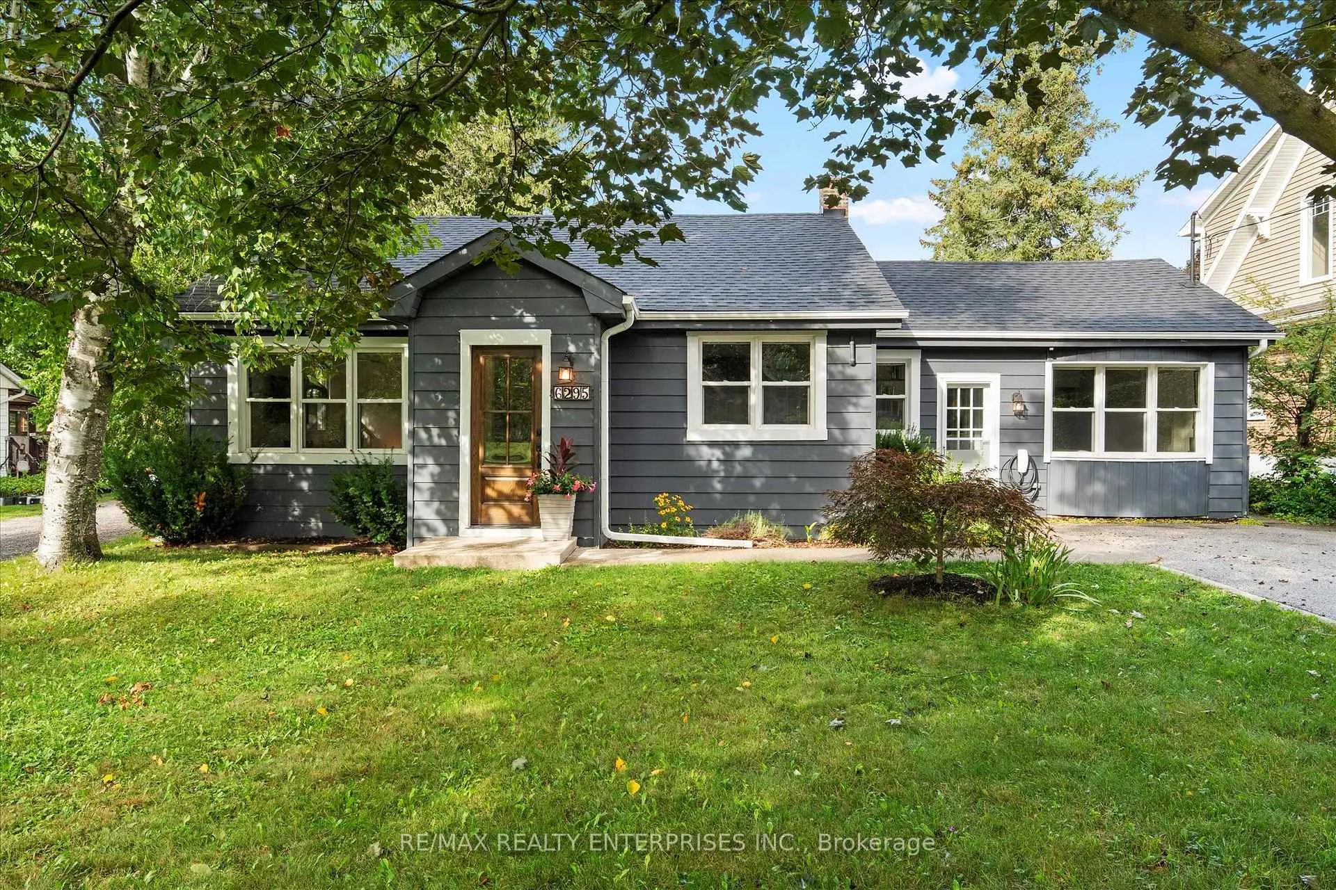 Photo 3 of 6295 Guelph Line, Burlington, Rural Burlington — HOMEH
